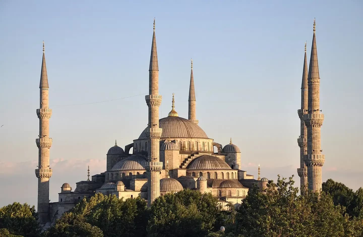 Die Blaue Moschee in Istanbul zur goldenen Stunde